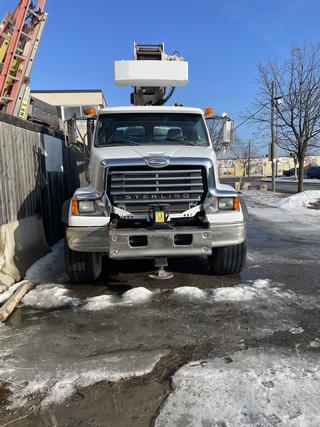2008 Sterling LT7500 with Manitex 35124C 35-ton straight boom